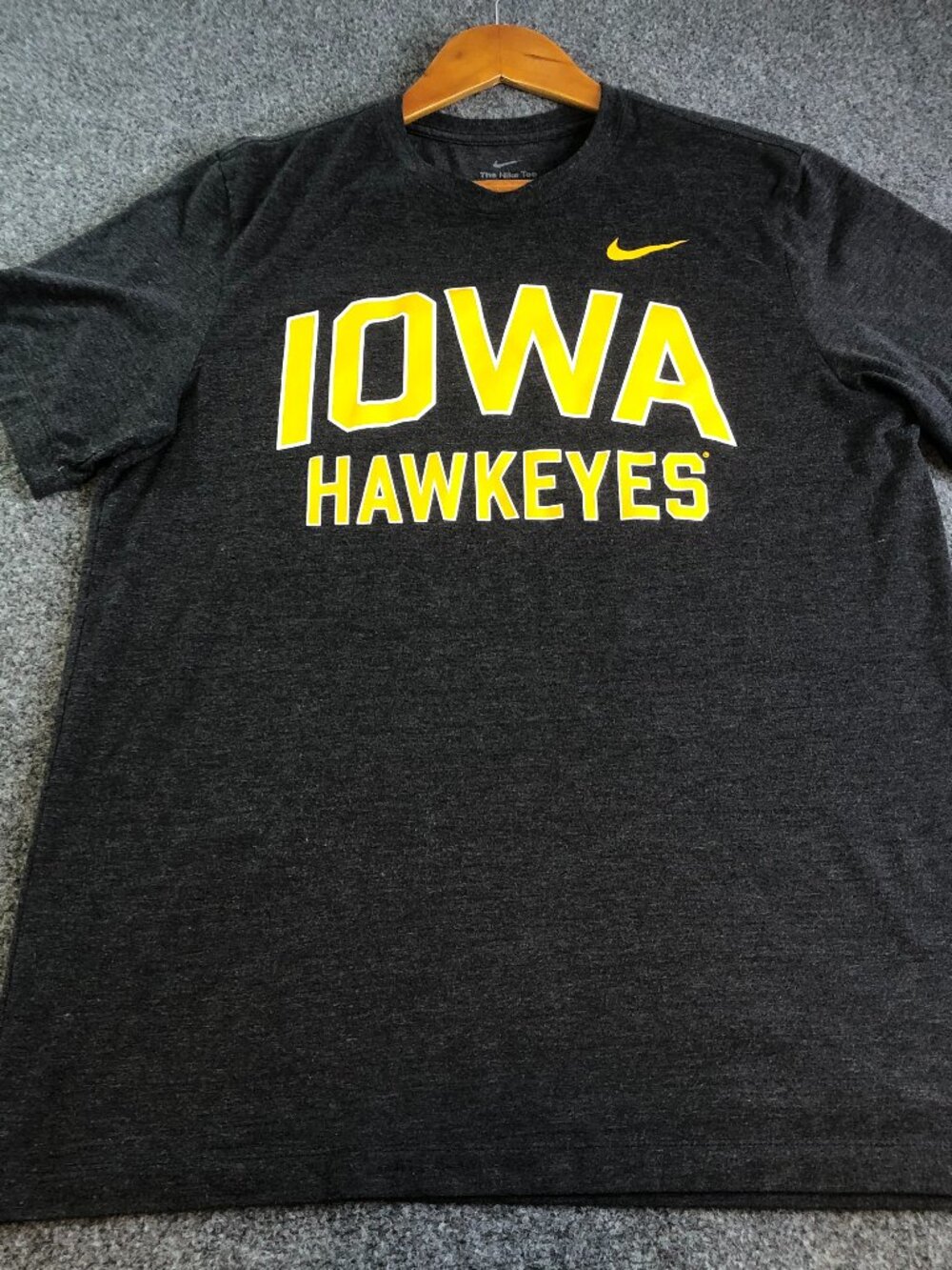 Nike Iowa Hawkeyes Shirt Mens Large Black Short Sleeve Logo Stretch Cotton Blend